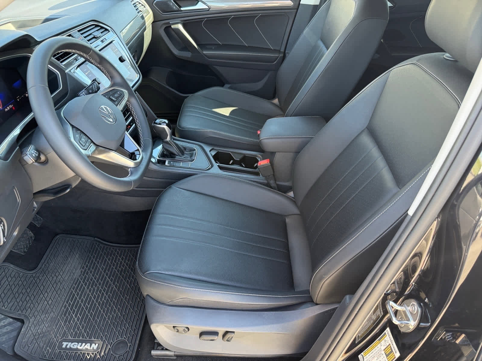 Used 2023 Volkswagen Tiguan SE FWD image 10