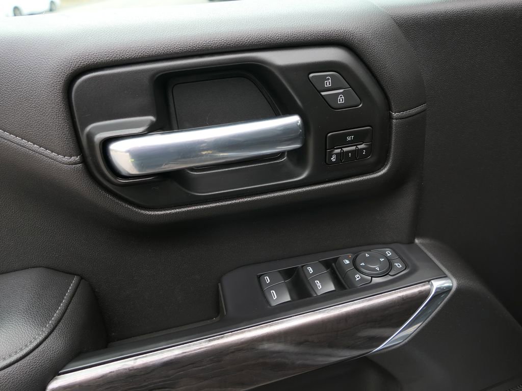Used 2020 Chevrolet Silverado 1500 LTZ w/ LTZ Plus Package RWD image 16