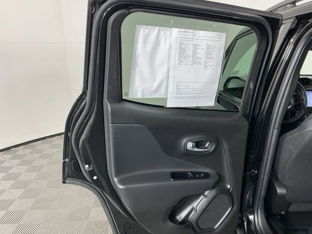 Used 2022 Jeep Renegade Altitude AWD/4WD image 25