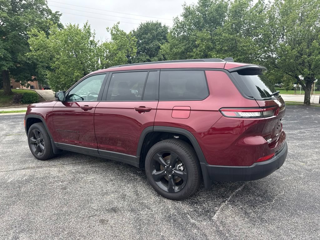 New 2025 Jeep Grand Cherokee L Limited w/ Black Appearance Package AWD/4WD image 3