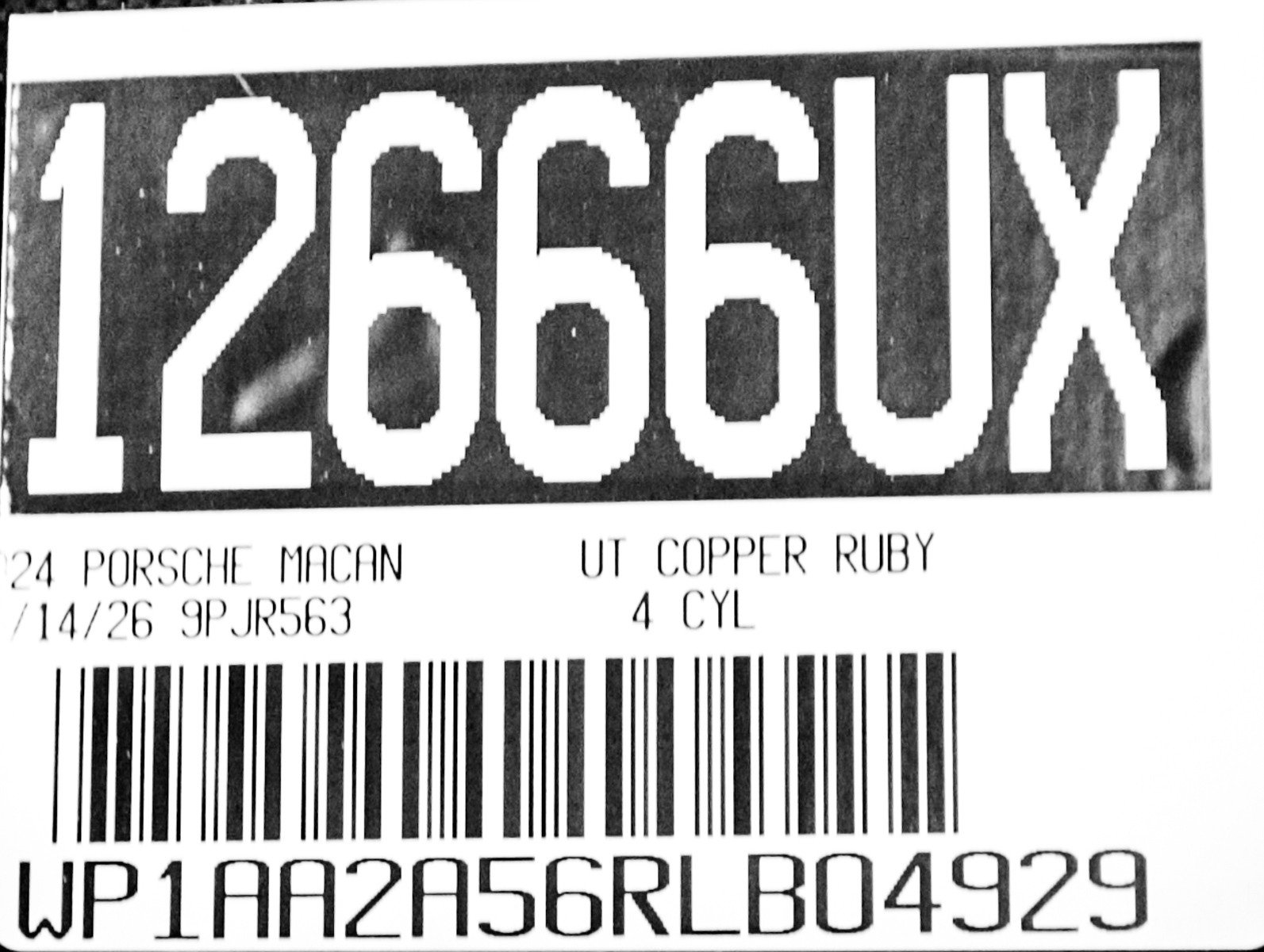 Certified 2024 Porsche Macan AWD/4WD image 29