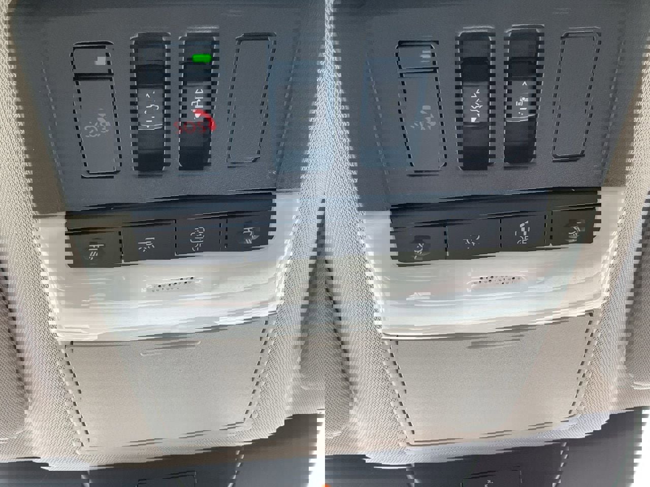 Used 2024 Nissan Pathfinder Platinum image 23