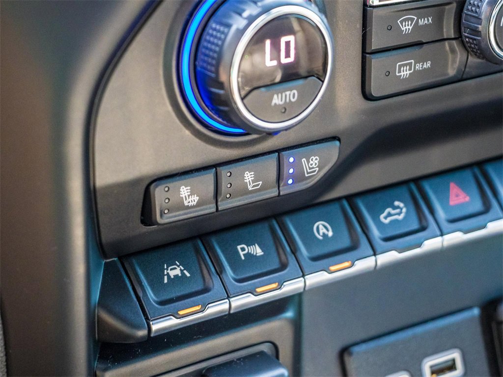 Used 2020 Chevrolet Silverado 1500 LTZ w/ LTZ Texas Edition image 32