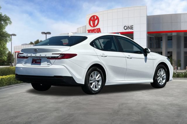 Used 2025 Toyota Camry LE AWD/4WD image 5