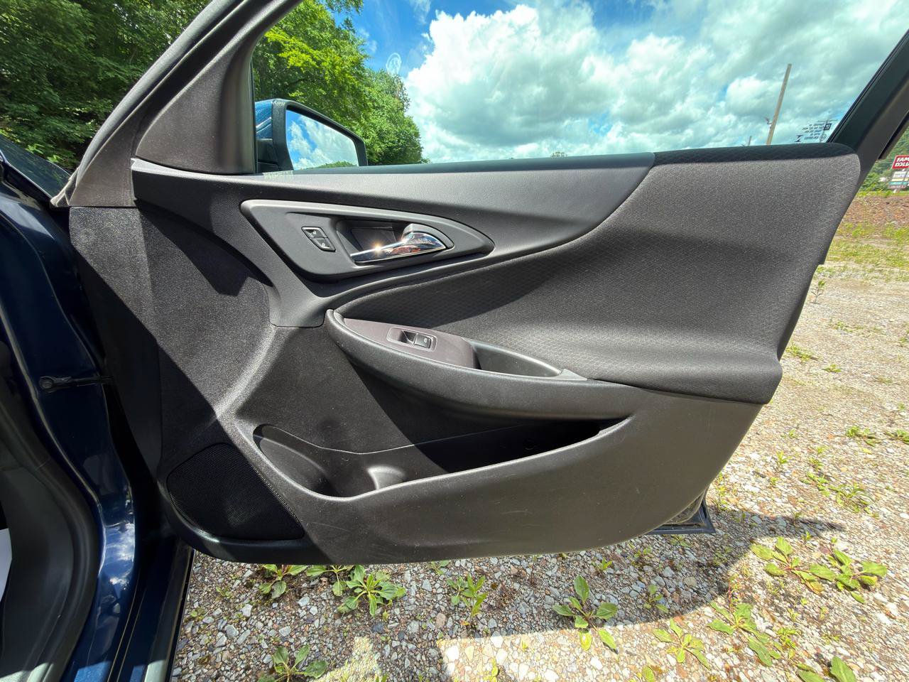 Used 2022 Chevrolet Malibu LT FWD image 28