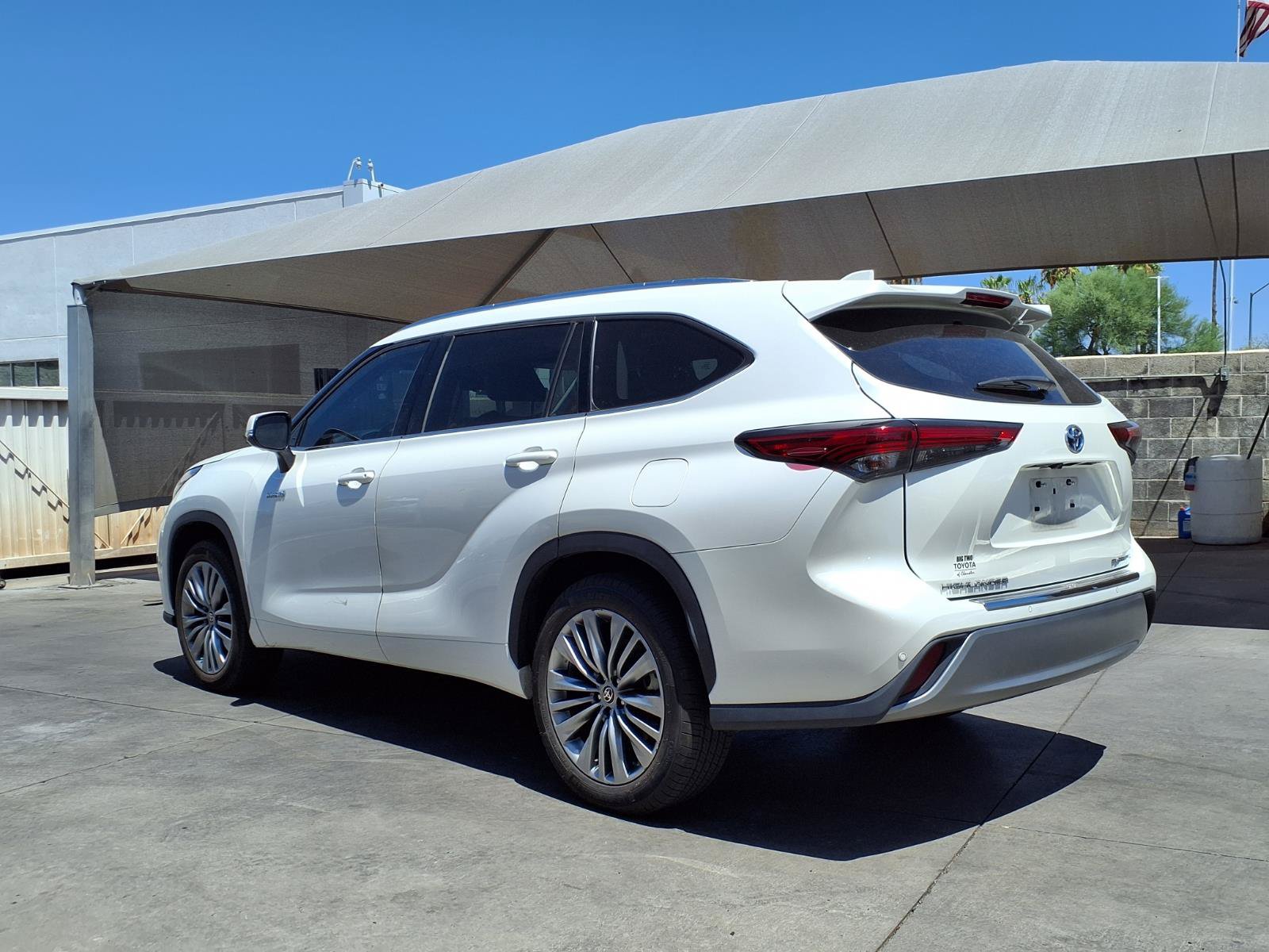 Used 2021 Toyota Highlander Platinum FWD image 8