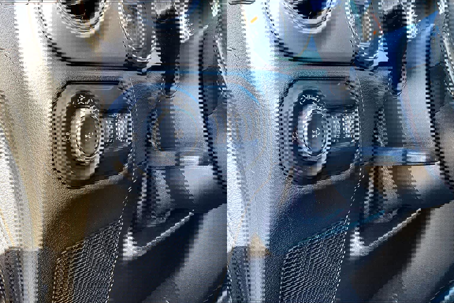 Used 2019 Jeep Wrangler Unlimited Sahara image 36