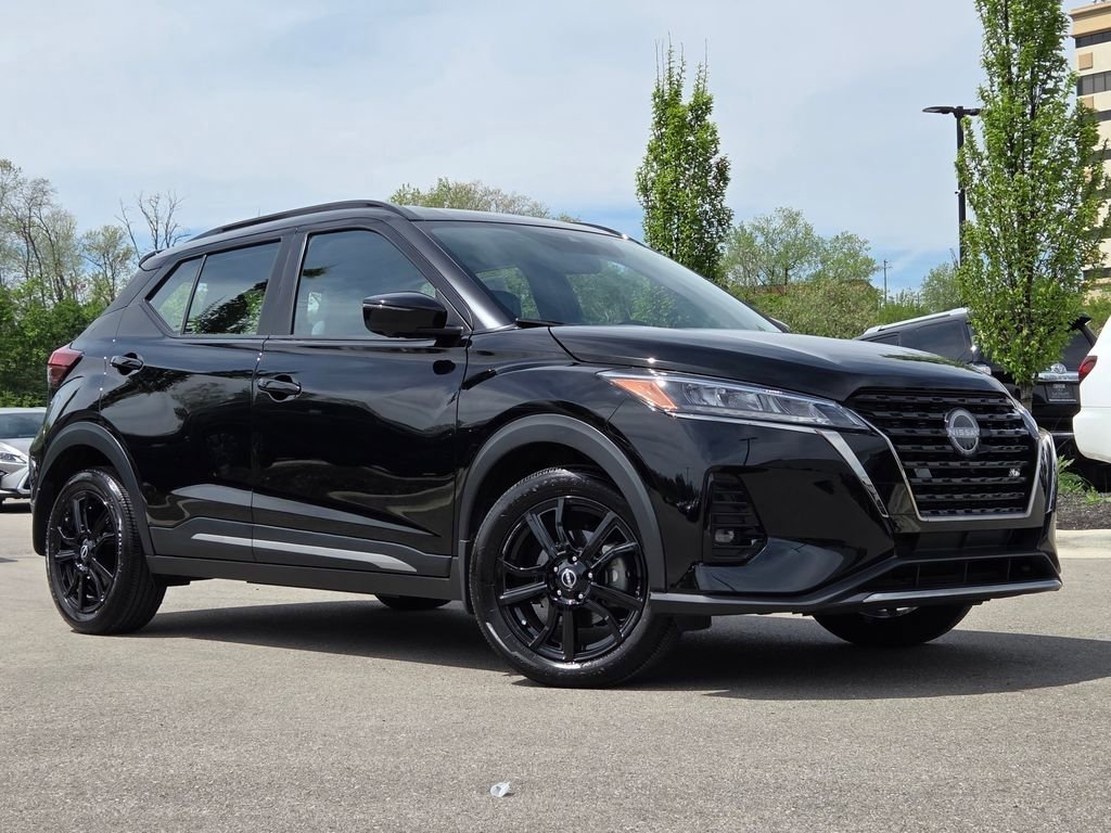 Used 2024 Nissan Kicks SR w/ SR Premium Package image 8