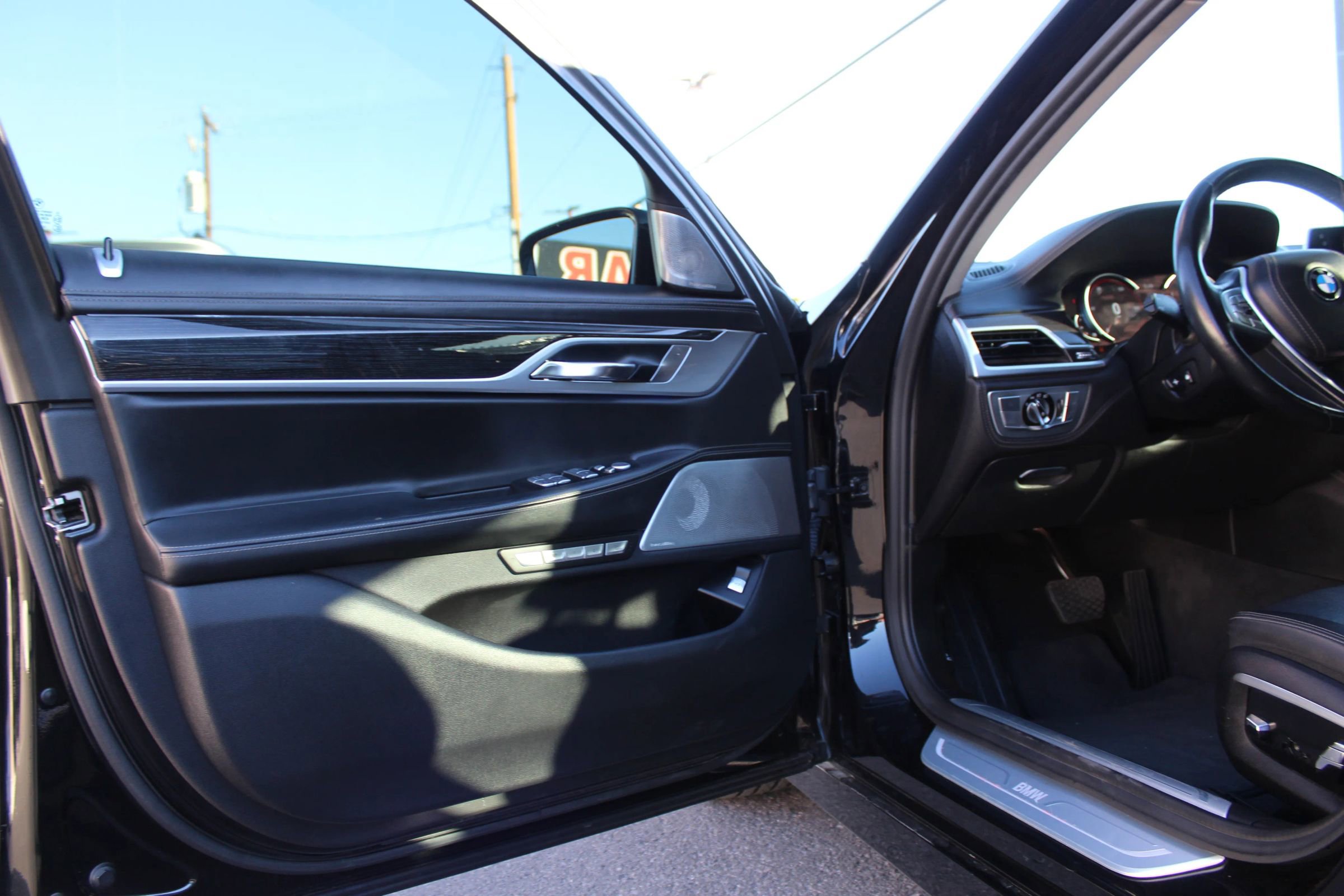 Used 2016 BMW 750i RWD image 5