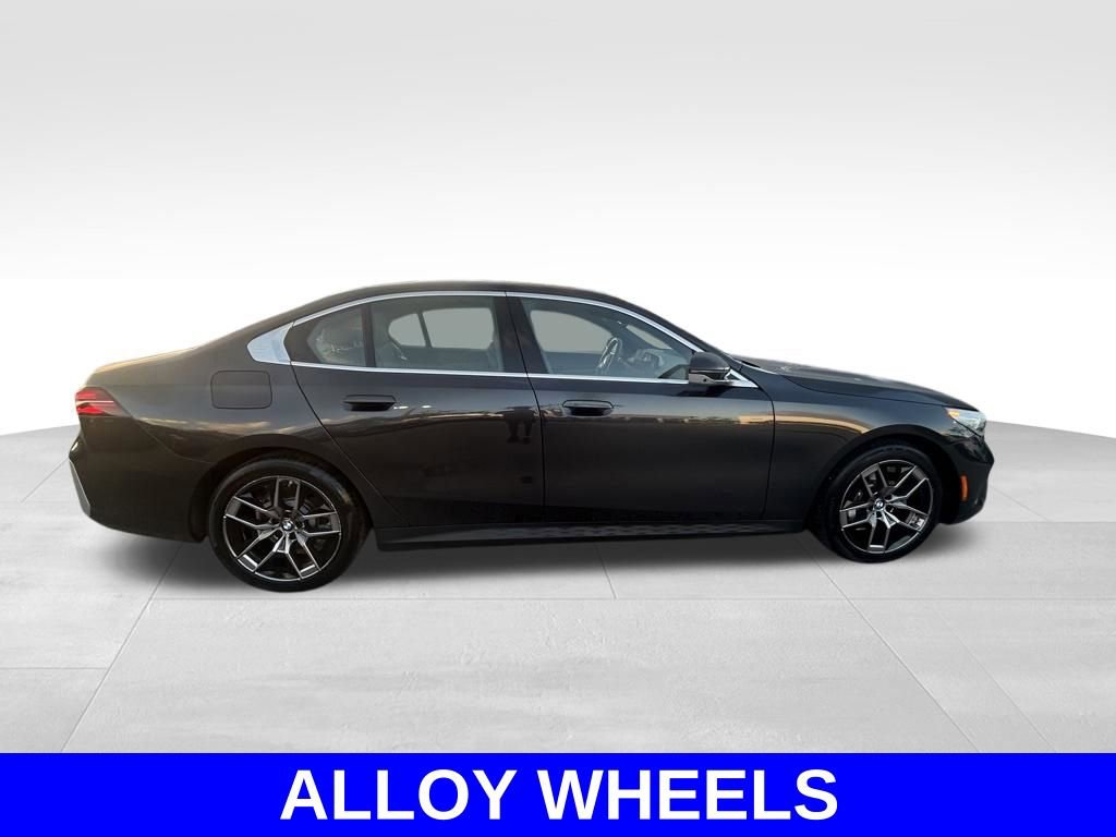 Used 2026 BMW 530i image 3