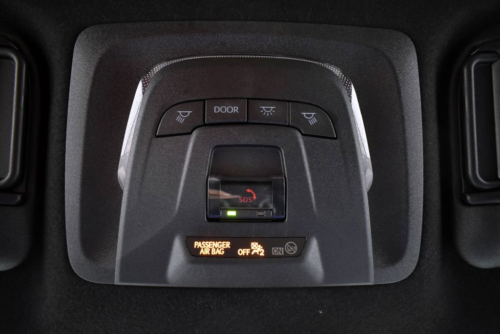 Used 2025 Toyota Corolla XSE image 28