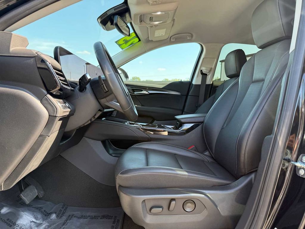 Used 2025 Buick Envision Preferred image 18