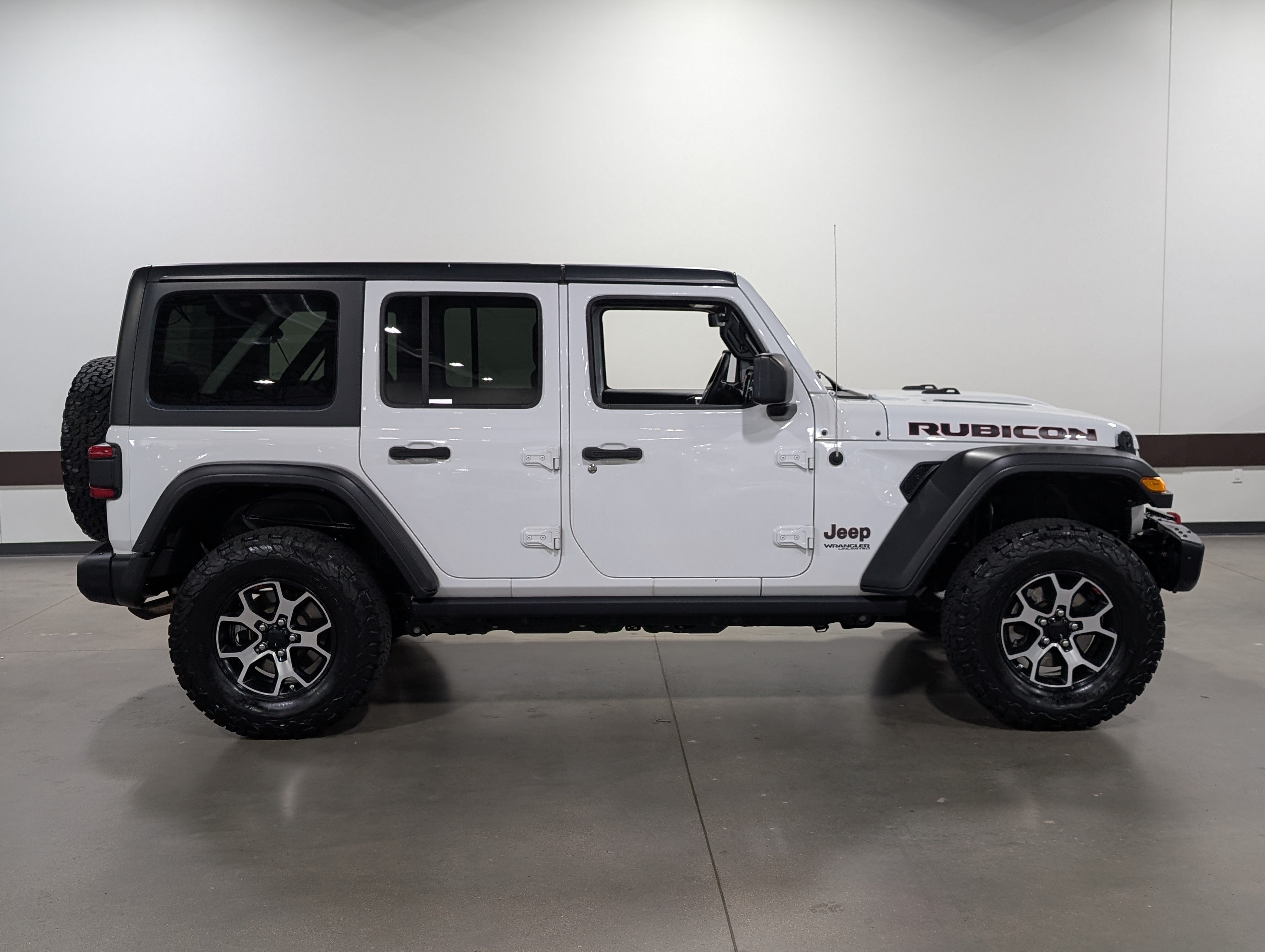 Used 2019 Jeep Wrangler Unlimited Rubicon AWD/4WD image 2