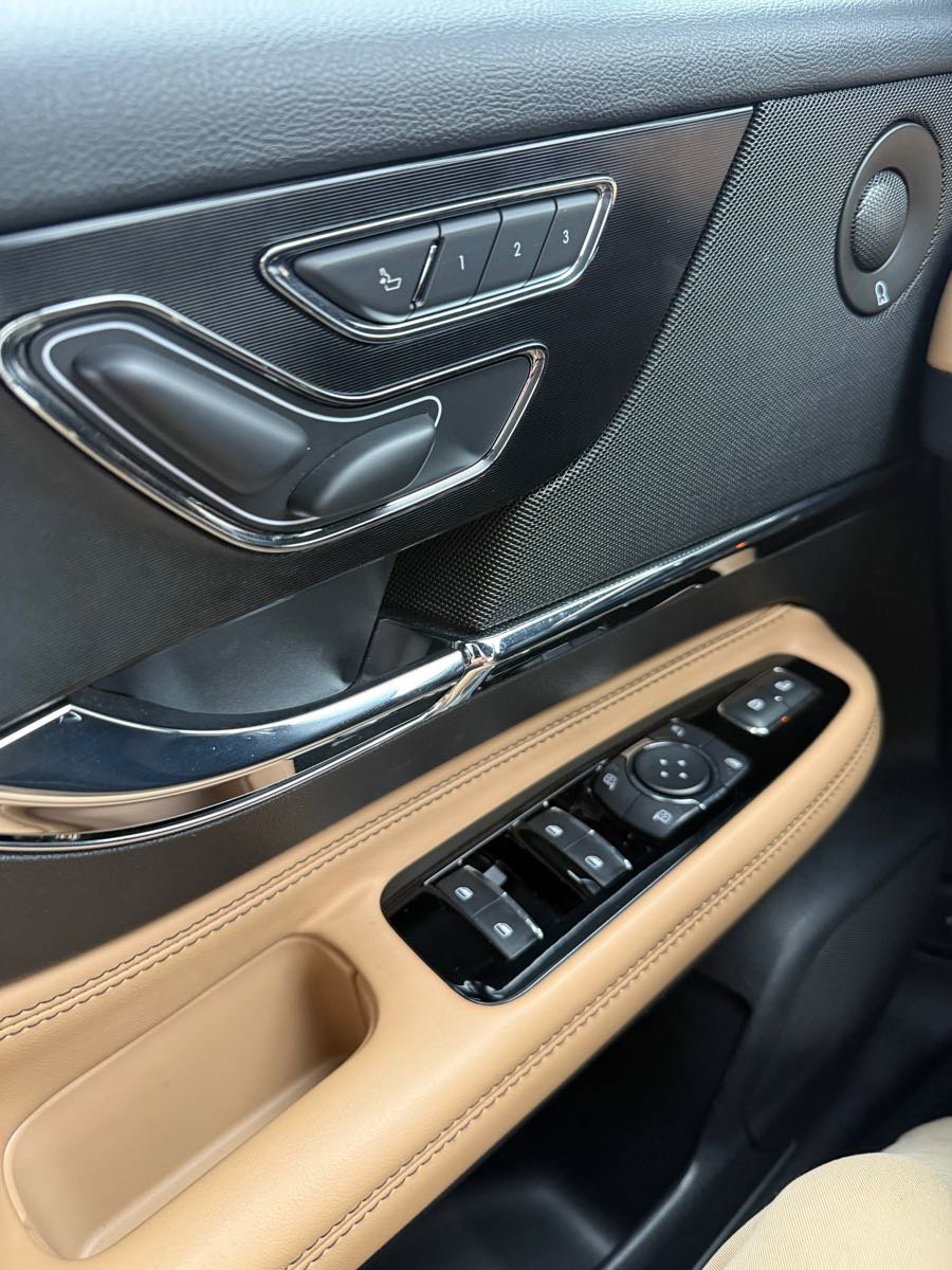 Used 2022 Lincoln Corsair Reserve w/ Equipment Group 201A image 24