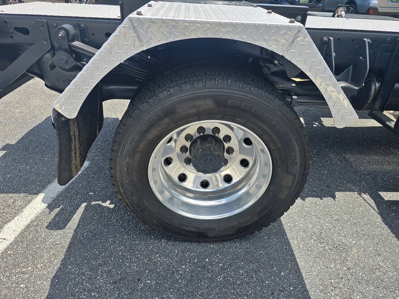 Used 2022 RAM 4500 Tradesman w/ Chrome Appearance Group AWD/4WD image 13