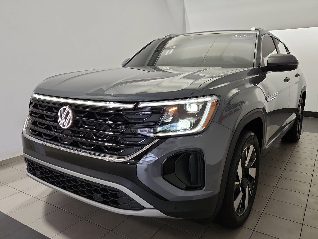 Certified 2025 Volkswagen Atlas Cross Sport SEL image 2