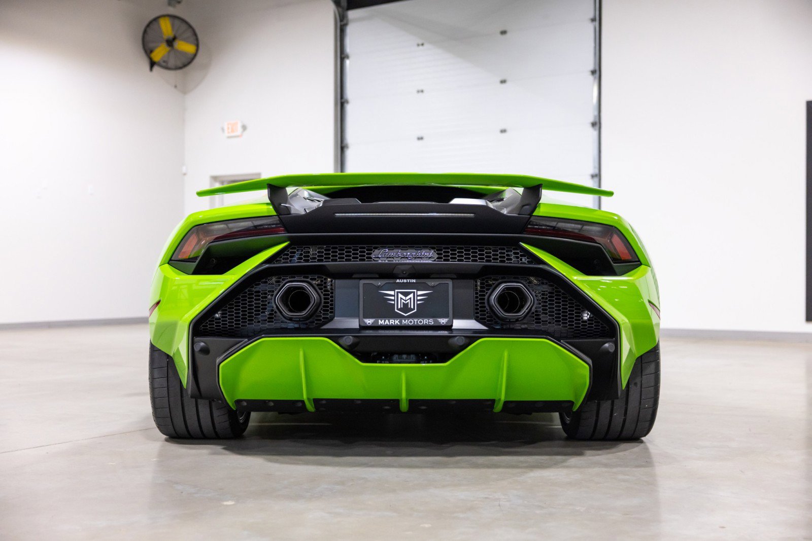 Used 2024 Lamborghini Huracan Tecnica image 5