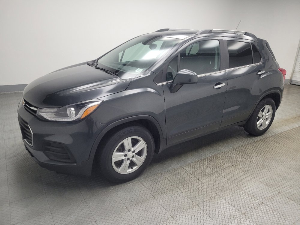Used 2020 Chevrolet Trax LT w/ Driver Confidence Package FWD image 2