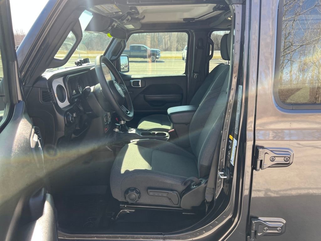 Used 2024 Jeep Wrangler Willys image 11