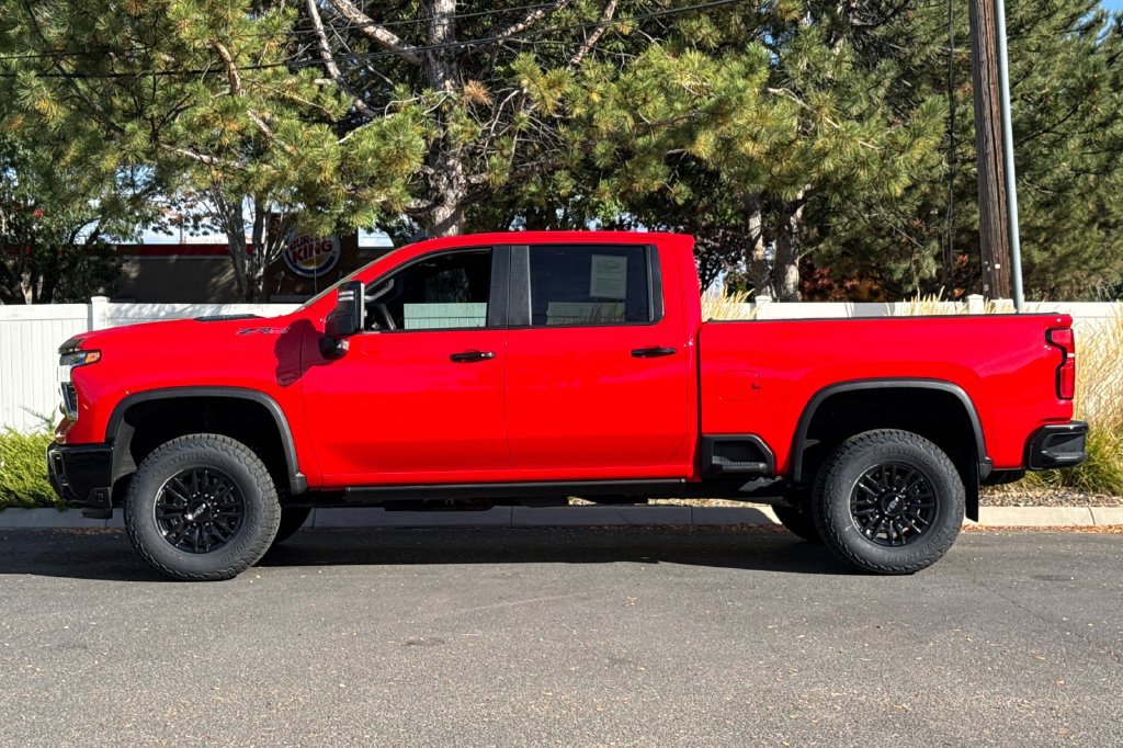 Used 2025 Chevrolet Silverado 2500 ZR2 w/ Technology Package AWD/4WD image 10