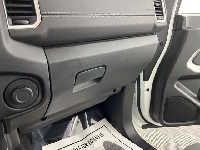 Used 2024 Nissan Frontier SV image 35