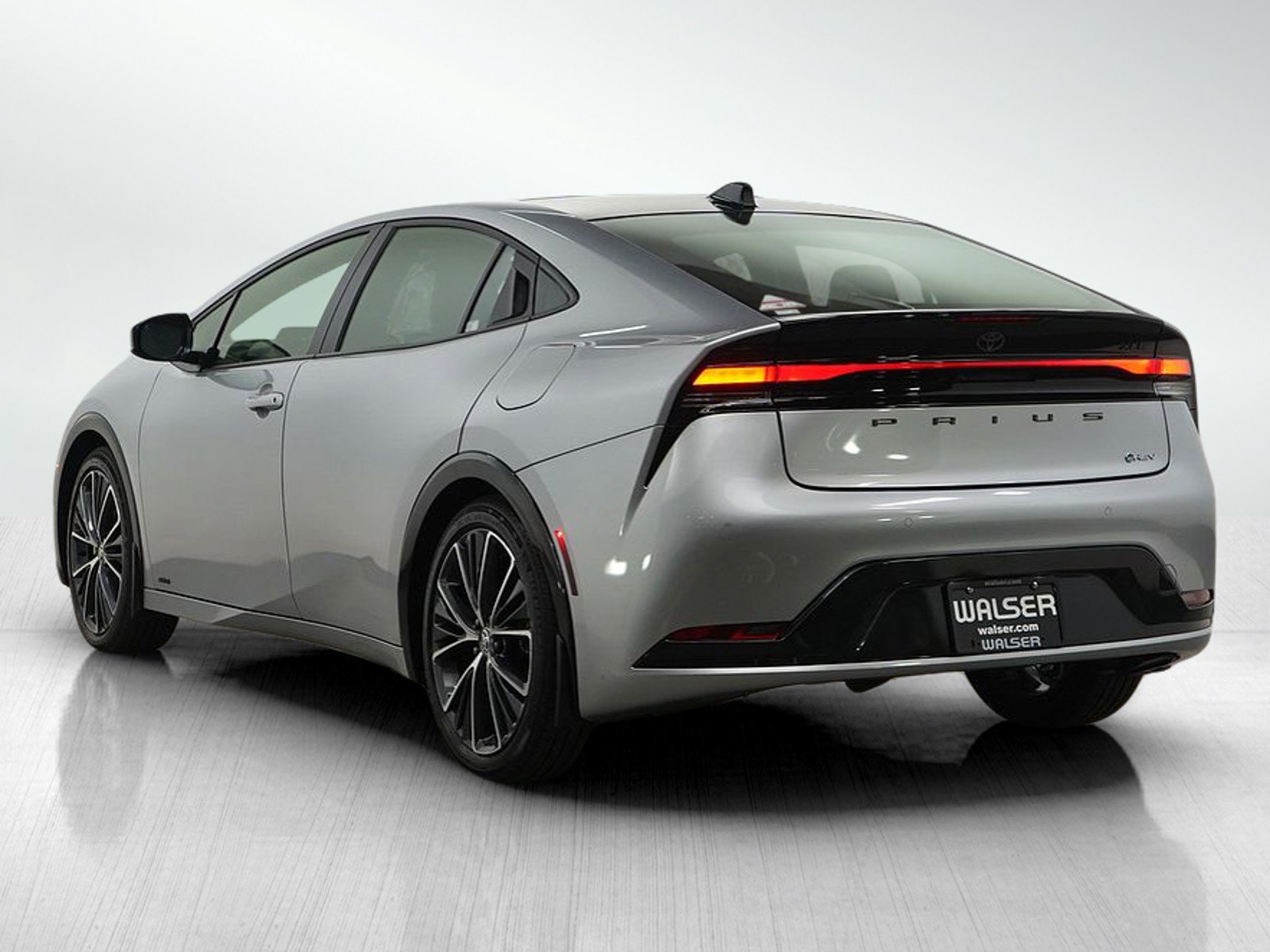 Used 2025 Toyota Prius Limited image 5