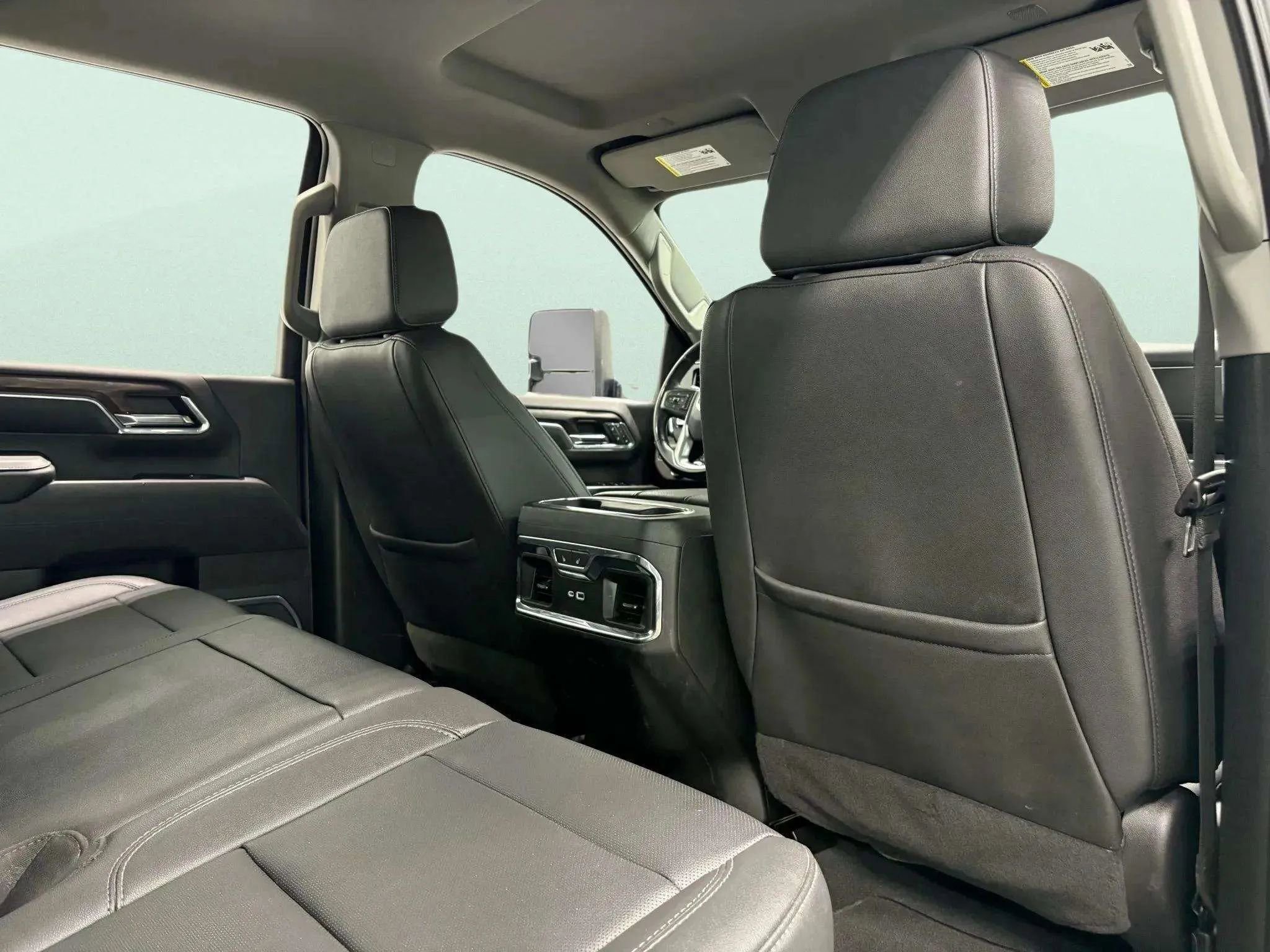 Used 2024 GMC Sierra 2500 SLT w/ SLT Convenience Package image 17