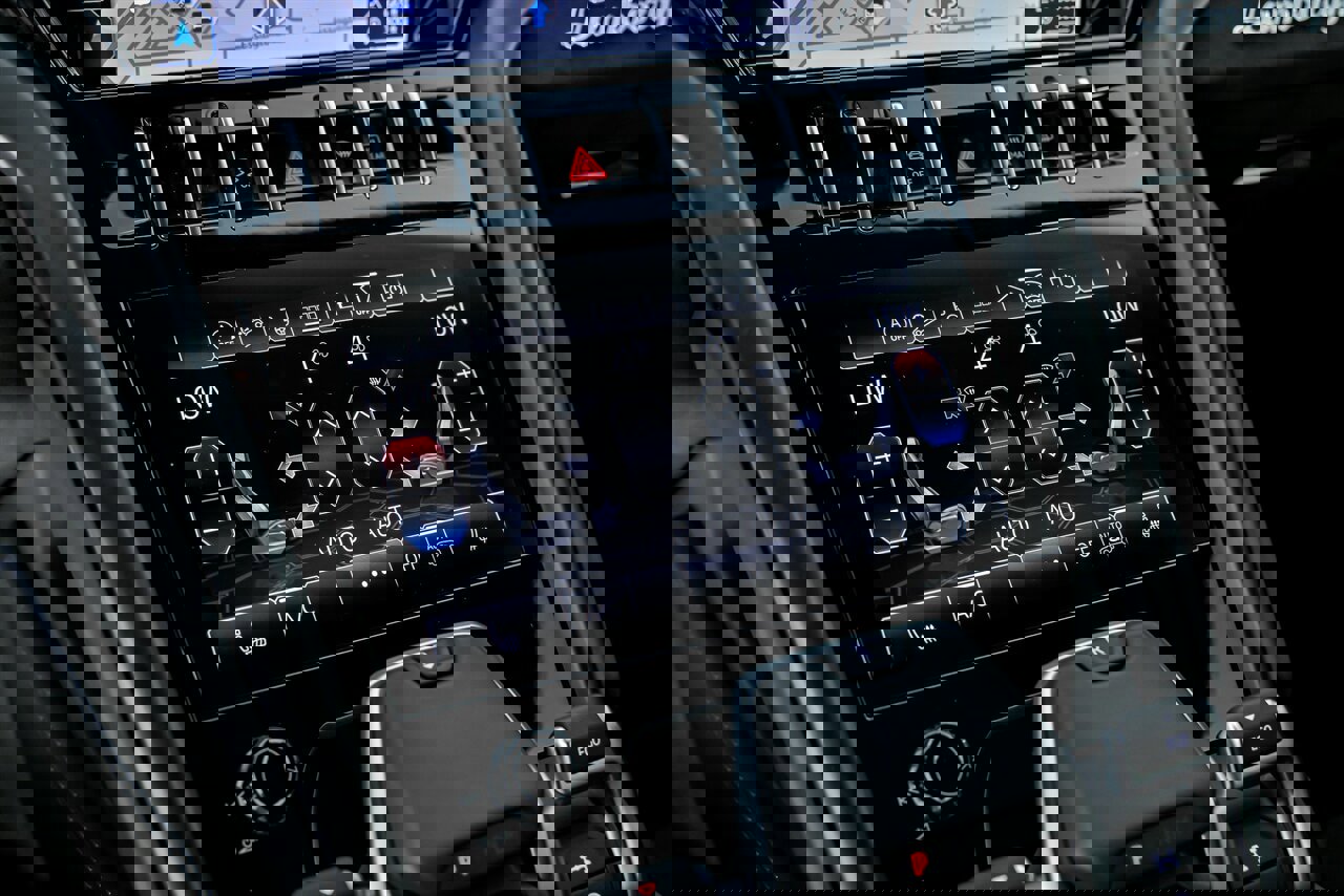 Used 2022 Lamborghini Urus image 38