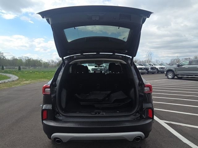 Certified 2023 Ford Escape Active w/ Cold Weather Package FWD image 10