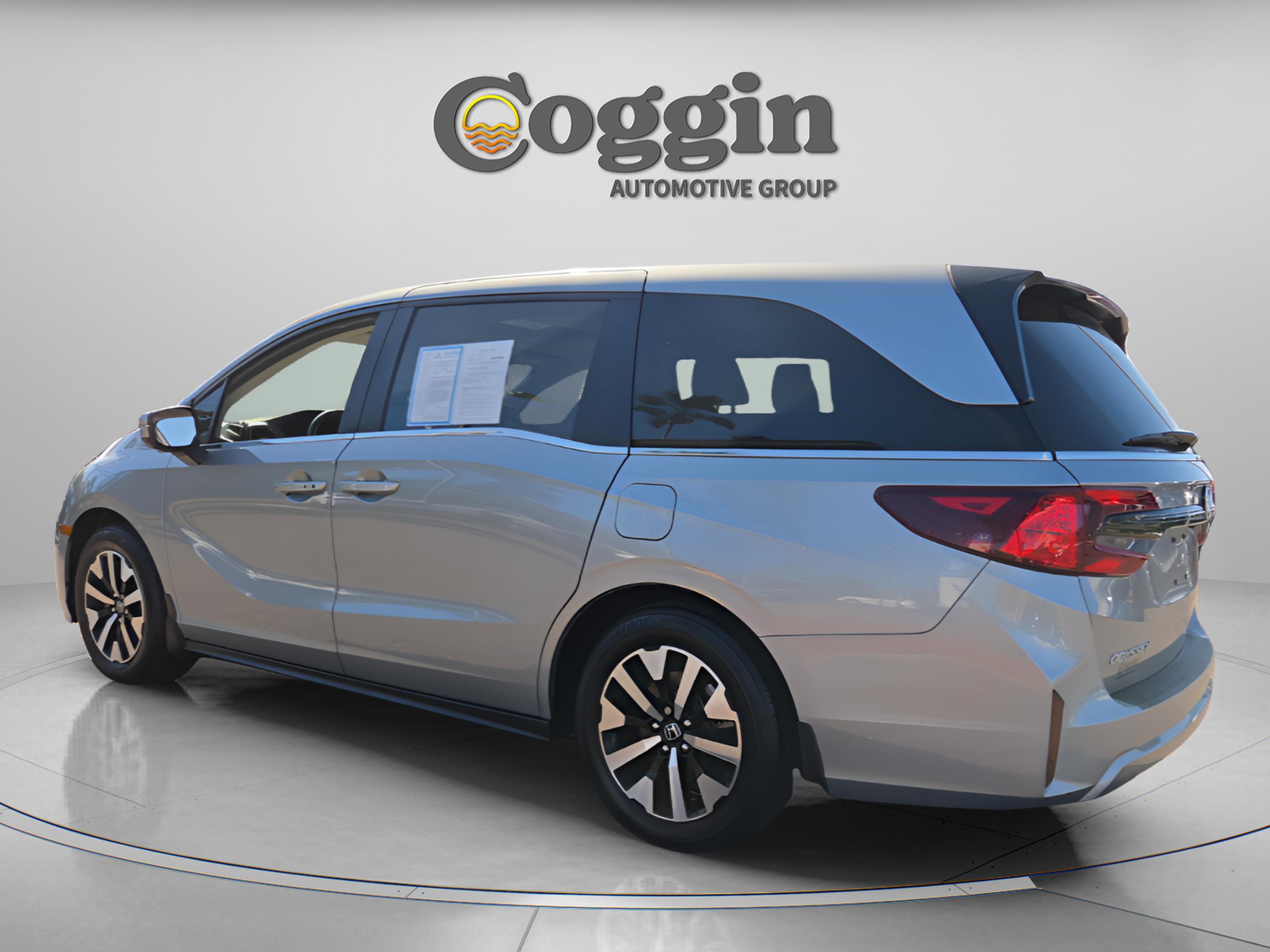 Certified 2025 Honda Odyssey EX-L image 4