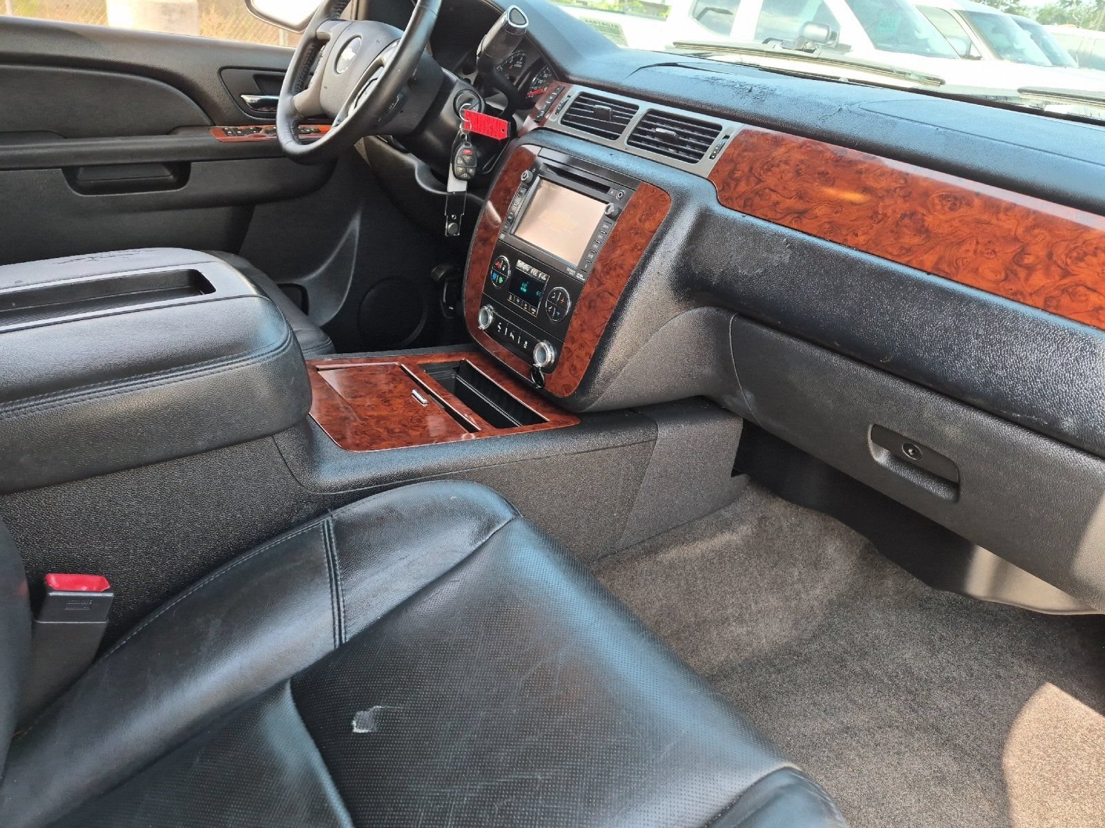Used 2013 Chevrolet Tahoe LTZ RWD image 17