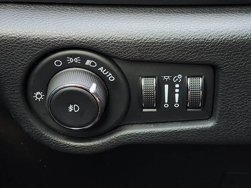 Used 2020 Chrysler Pacifica Touring w/ S Appearance Package FWD image 22