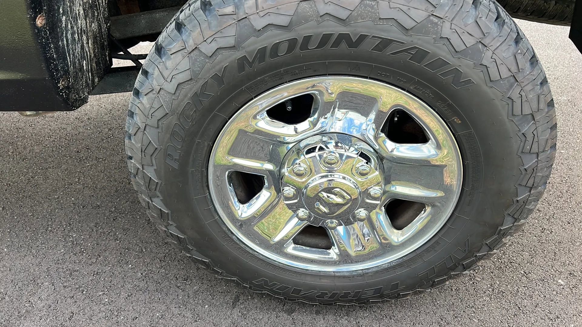 Used 2017 RAM 2500 Tradesman w/ Chrome Appearance Group image 30