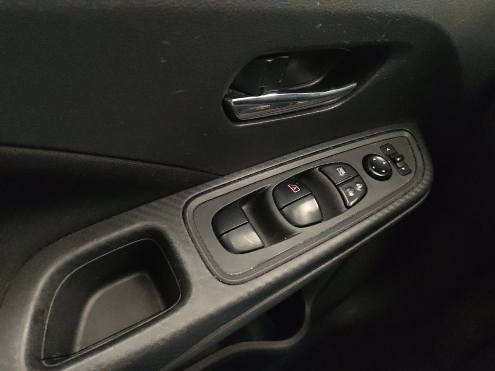 Used 2021 Nissan Versa SV FWD image 27