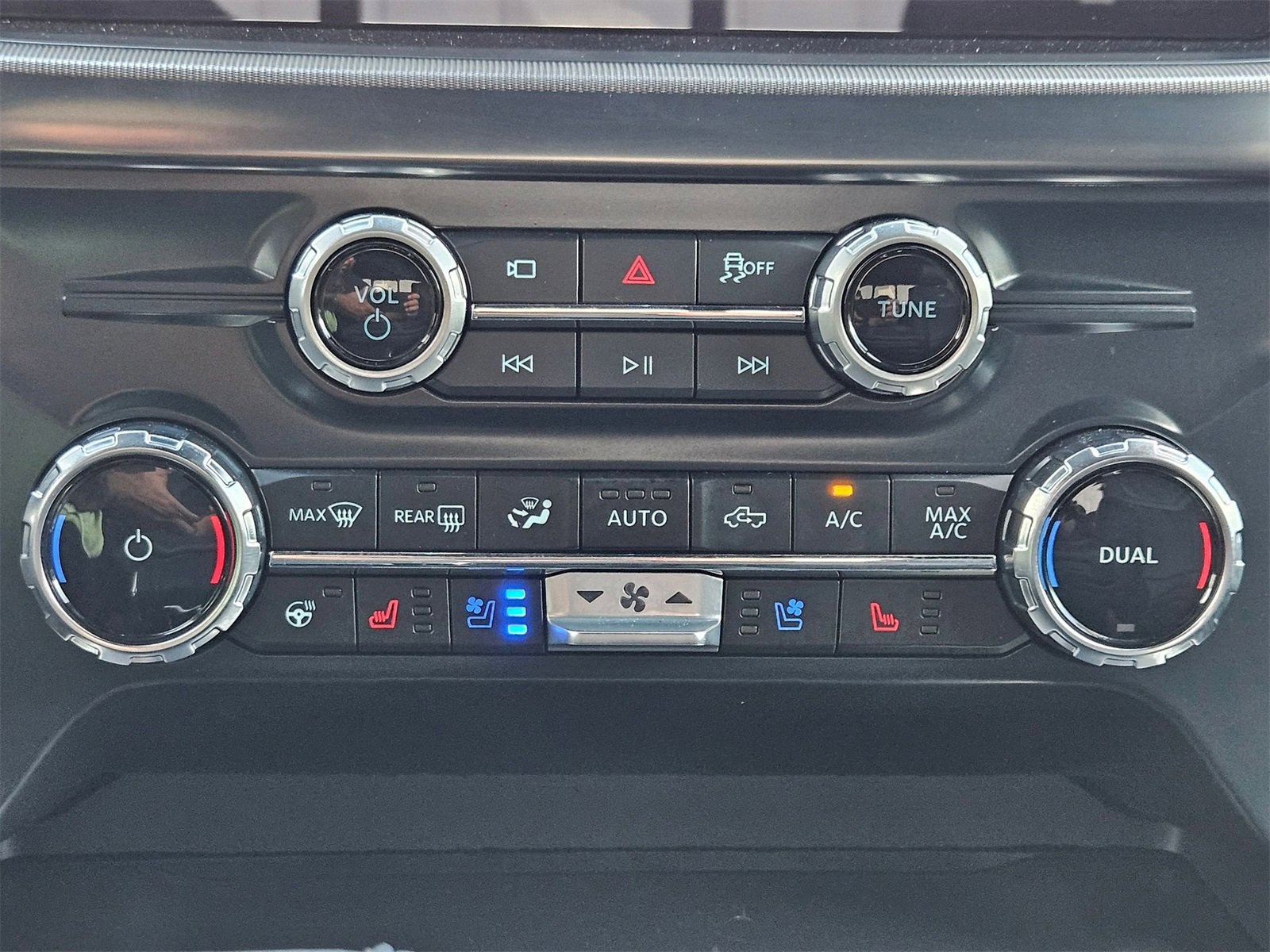 New 2025 Ford F150 Platinum w/ Equipment Group 702A High image 15