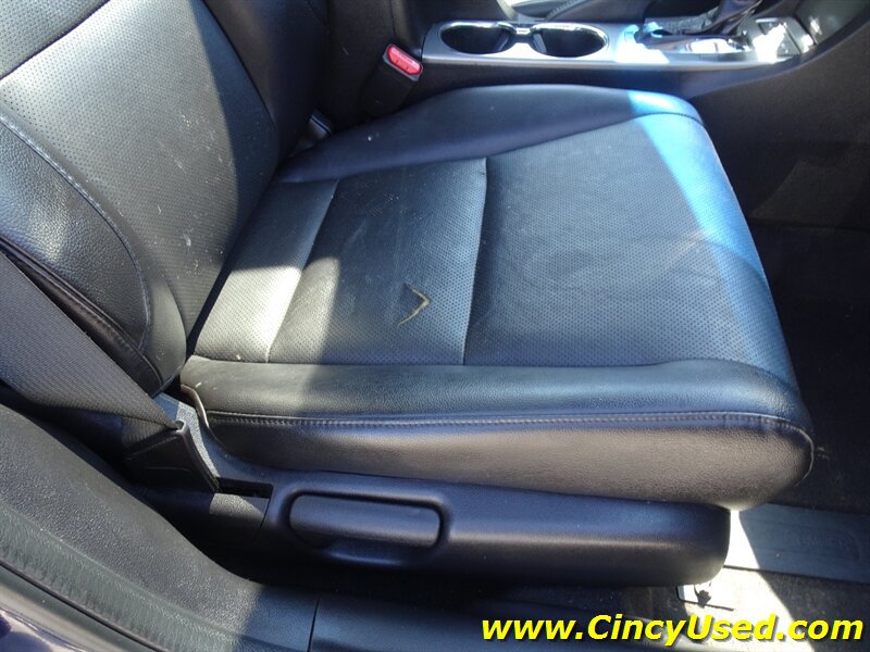 Used 2014 Acura ILX w/ Technology Package FWD image 30