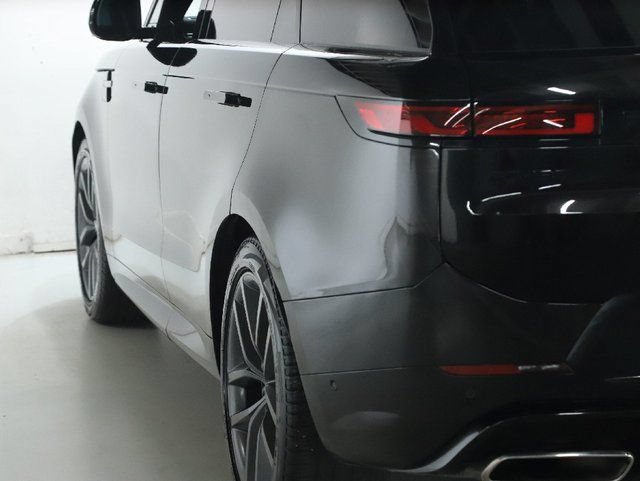 Used 2024 Land Rover Range Rover Sport Dynamic SE AWD/4WD image 6
