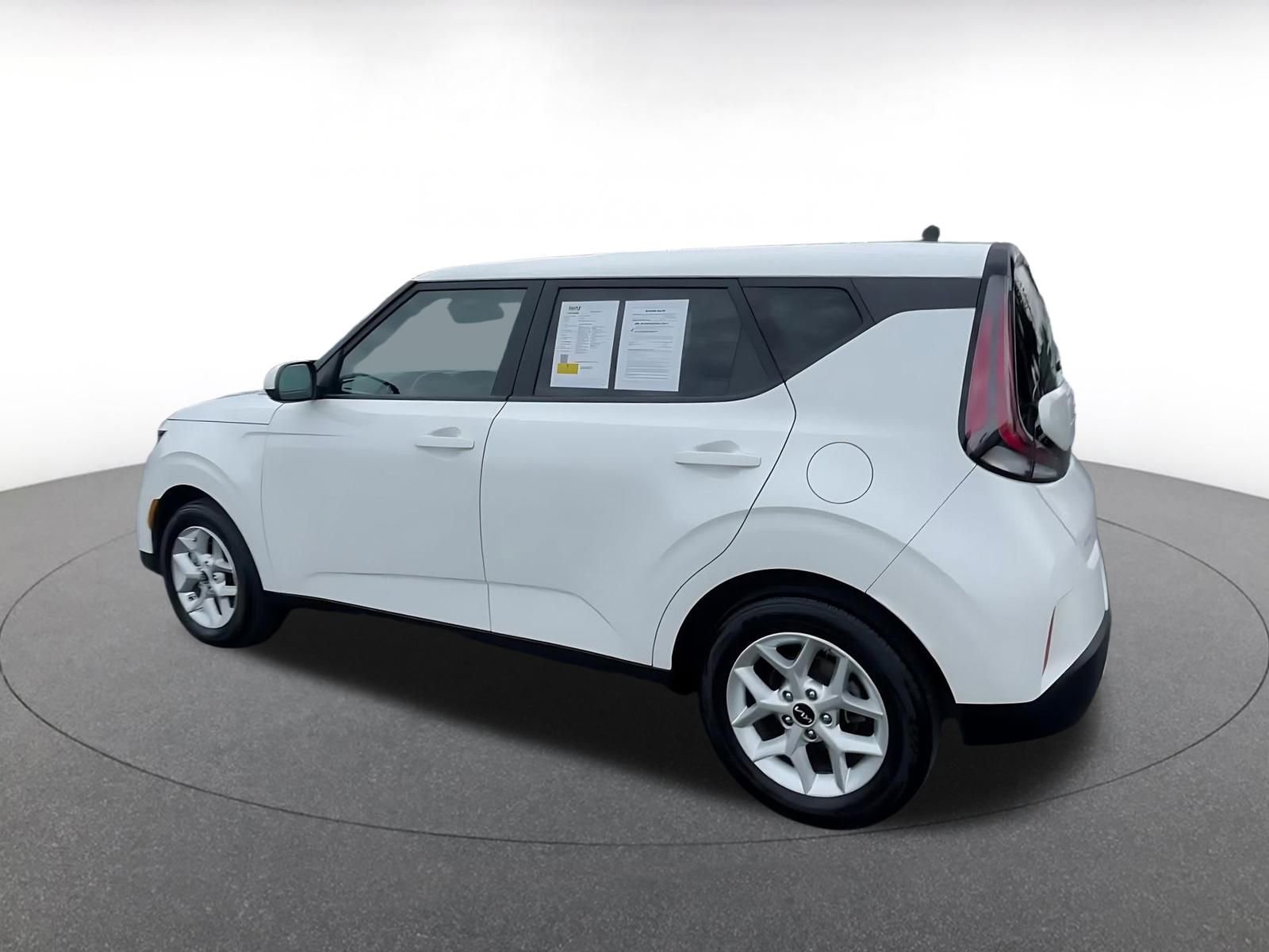 Used 2025 Kia Soul LX w/ LX Technology Package image 10