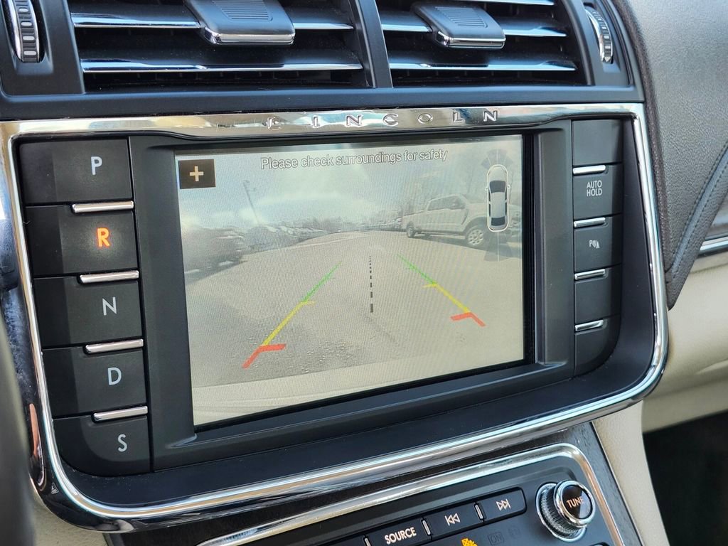 Used 2017 Lincoln Continental Select w/ Climate Package image 21