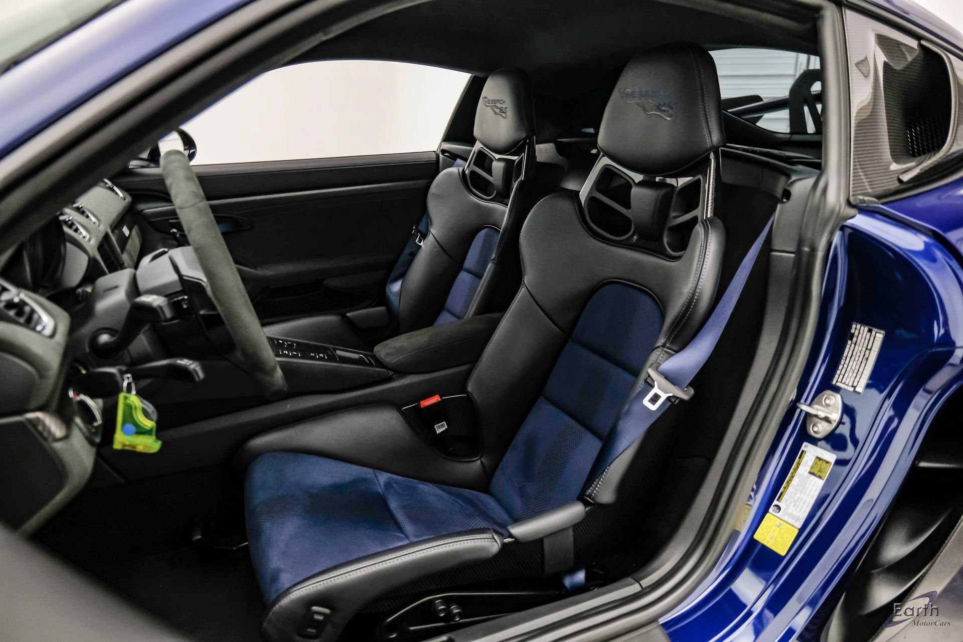 Used 2025 Porsche 718 Cayman GT4 RS RWD image 47