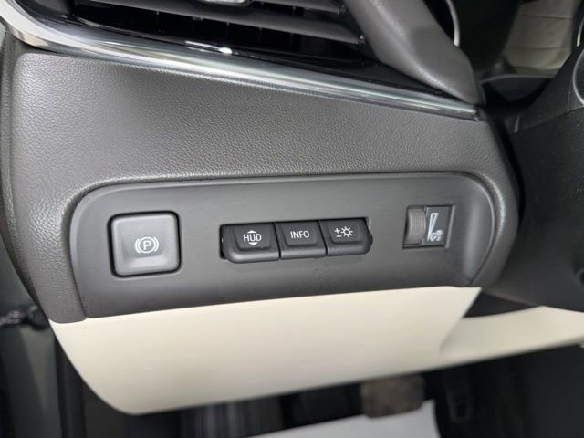Used 2023 Buick Enclave Avenir w/ Avenir Technology Package image 16