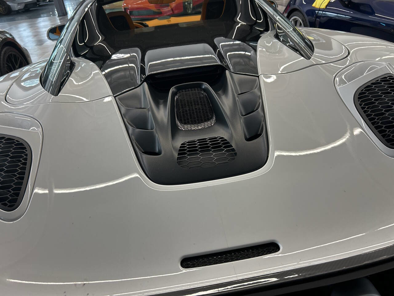 Used 2025 McLaren Artura Spider image 35