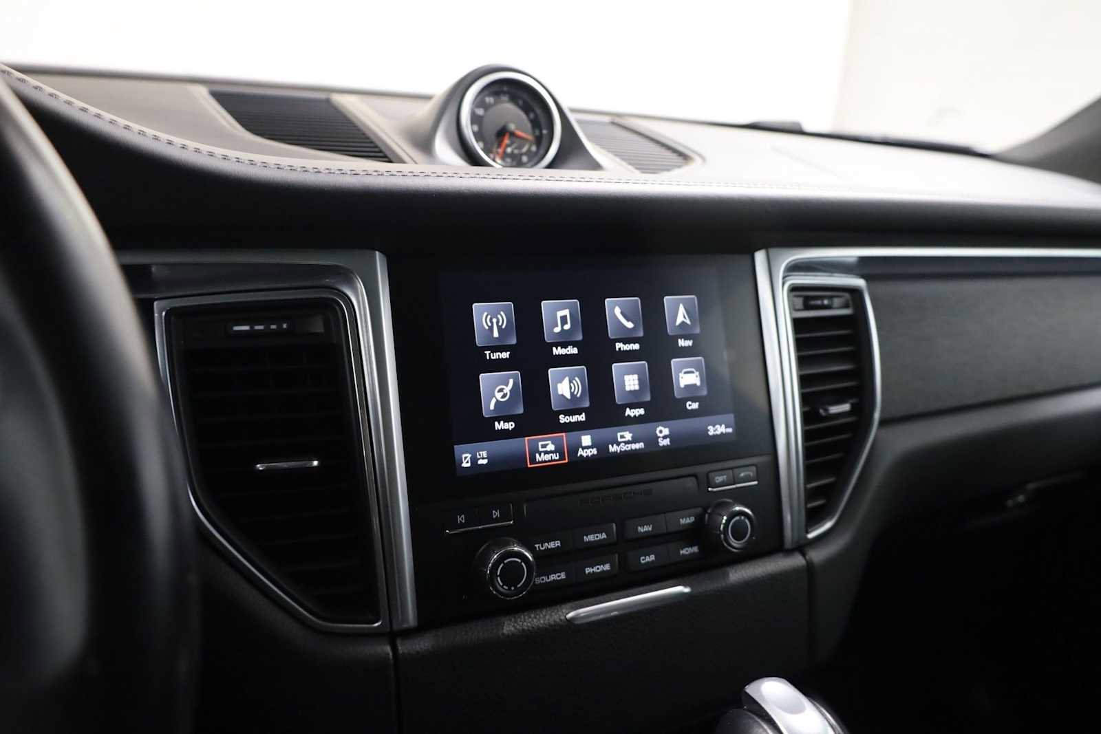 Used 2018 Porsche Macan GTS image 32