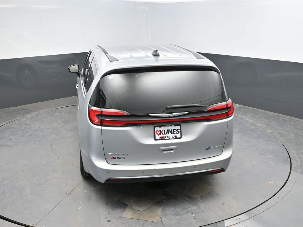 Used 2024 Chrysler Pacifica Select FWD image 29
