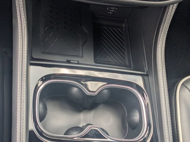 New 2027 Chrysler Pacifica Limited FWD image 21