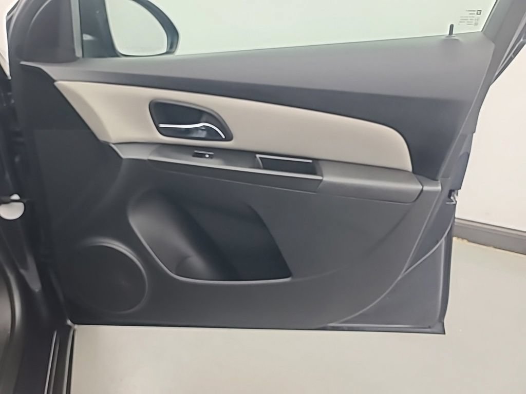 Used 2014 Chevrolet Cruze LS FWD image 12
