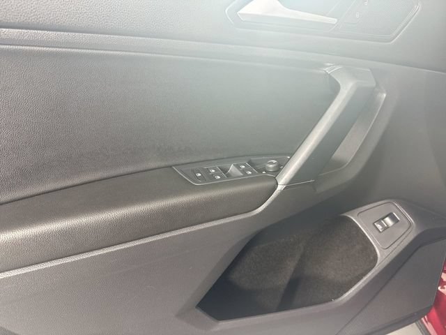 Used 2018 Volkswagen Tiguan SEL AWD/4WD image 20