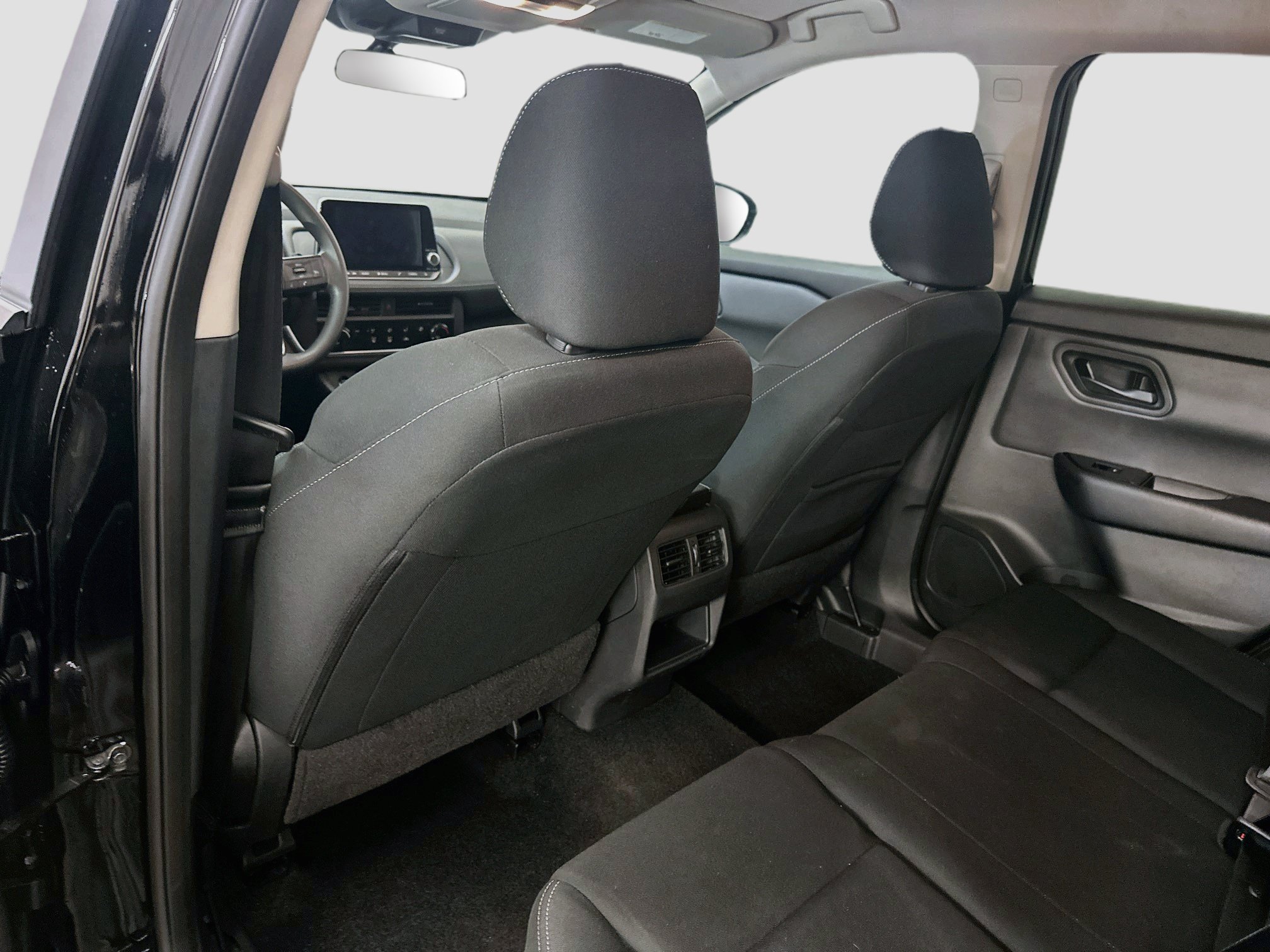 Used 2024 Nissan Rogue S AWD/4WD image 27