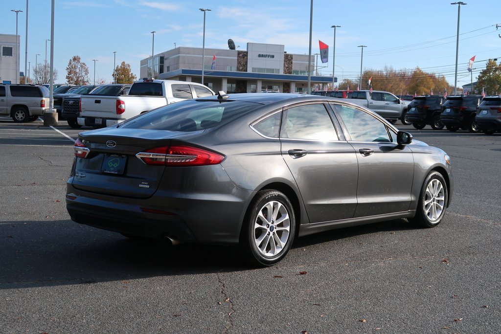 Used 2020 Ford Fusion SE image 5
