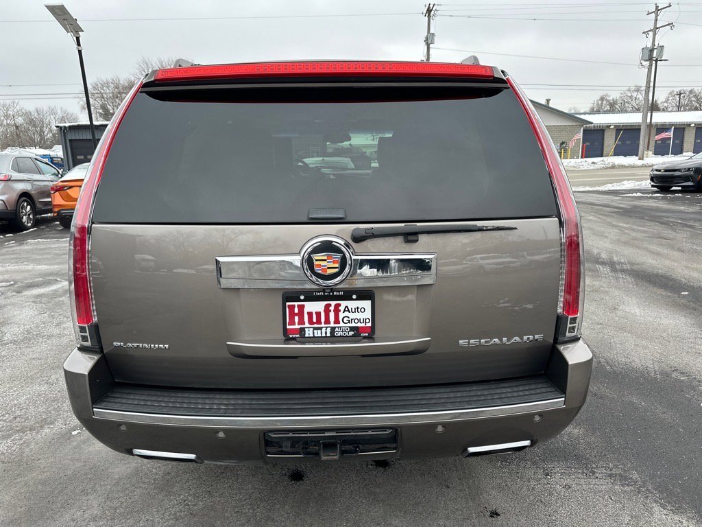 Used 2014 Cadillac Escalade Platinum image 4